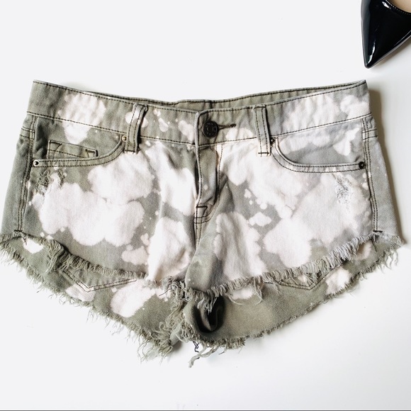 BDG Pants - BDG Distress Bleached Denim Jean Shorts